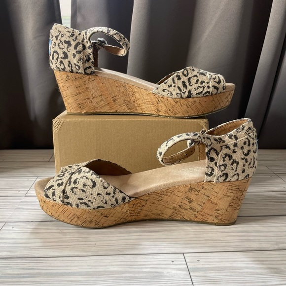 Toms leopard print cork wedge ankle strap sandal size 9 - Picture 9 of 11